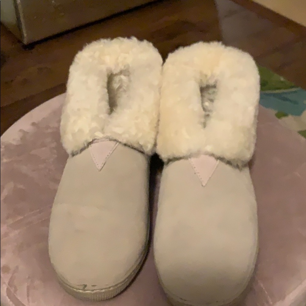 New Bearpaw slippers size 10